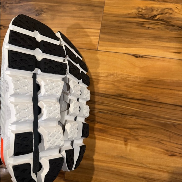 On running - Picture 5 of 6